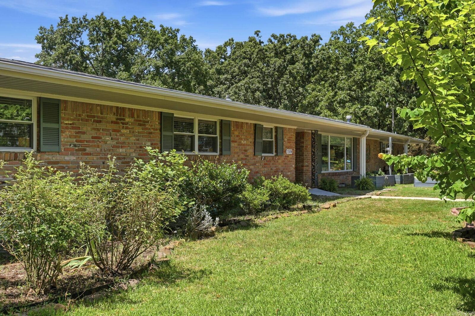 Property Photo: 7309 Woodside Lane AR 72205