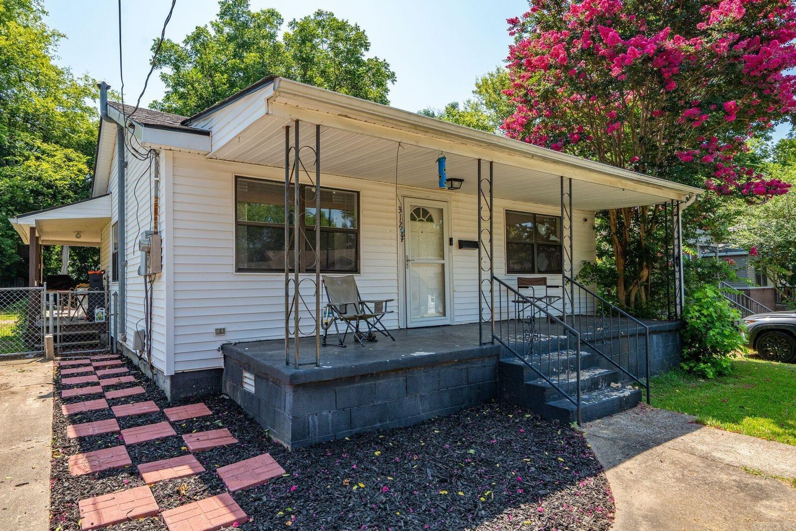 Property Photo: 312 Gardner Street AR 71913