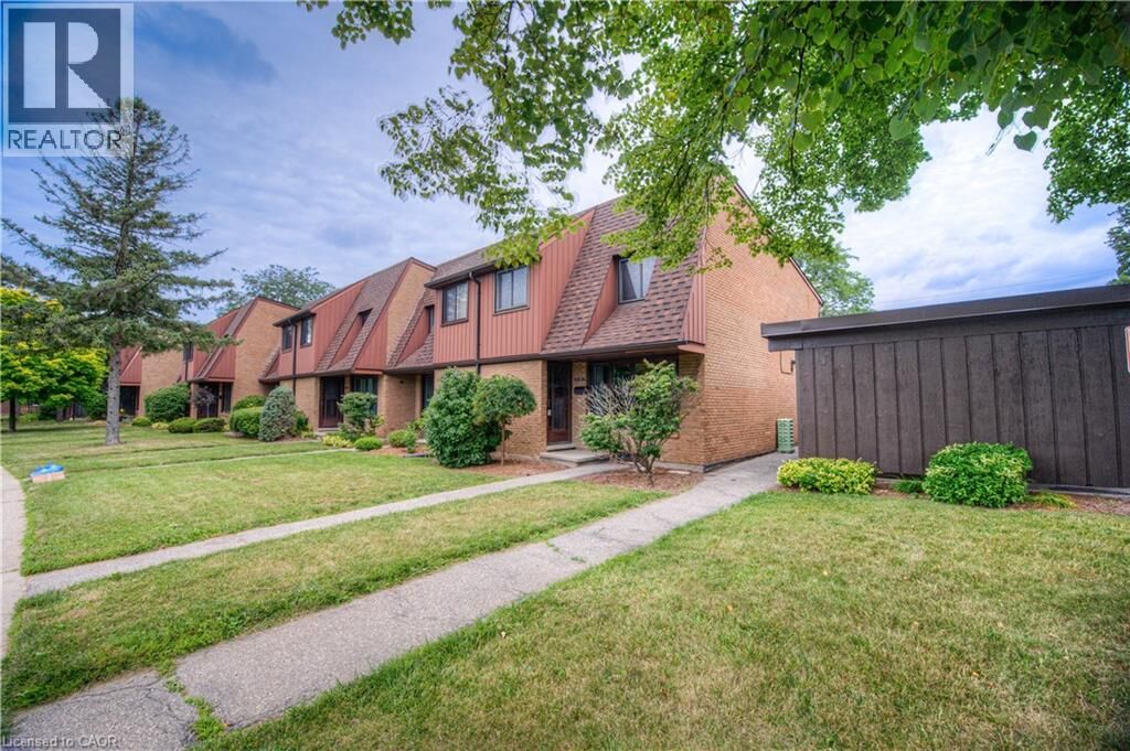Property Photo:  112 Kingswood Drive 21  ON N2E 1S9 