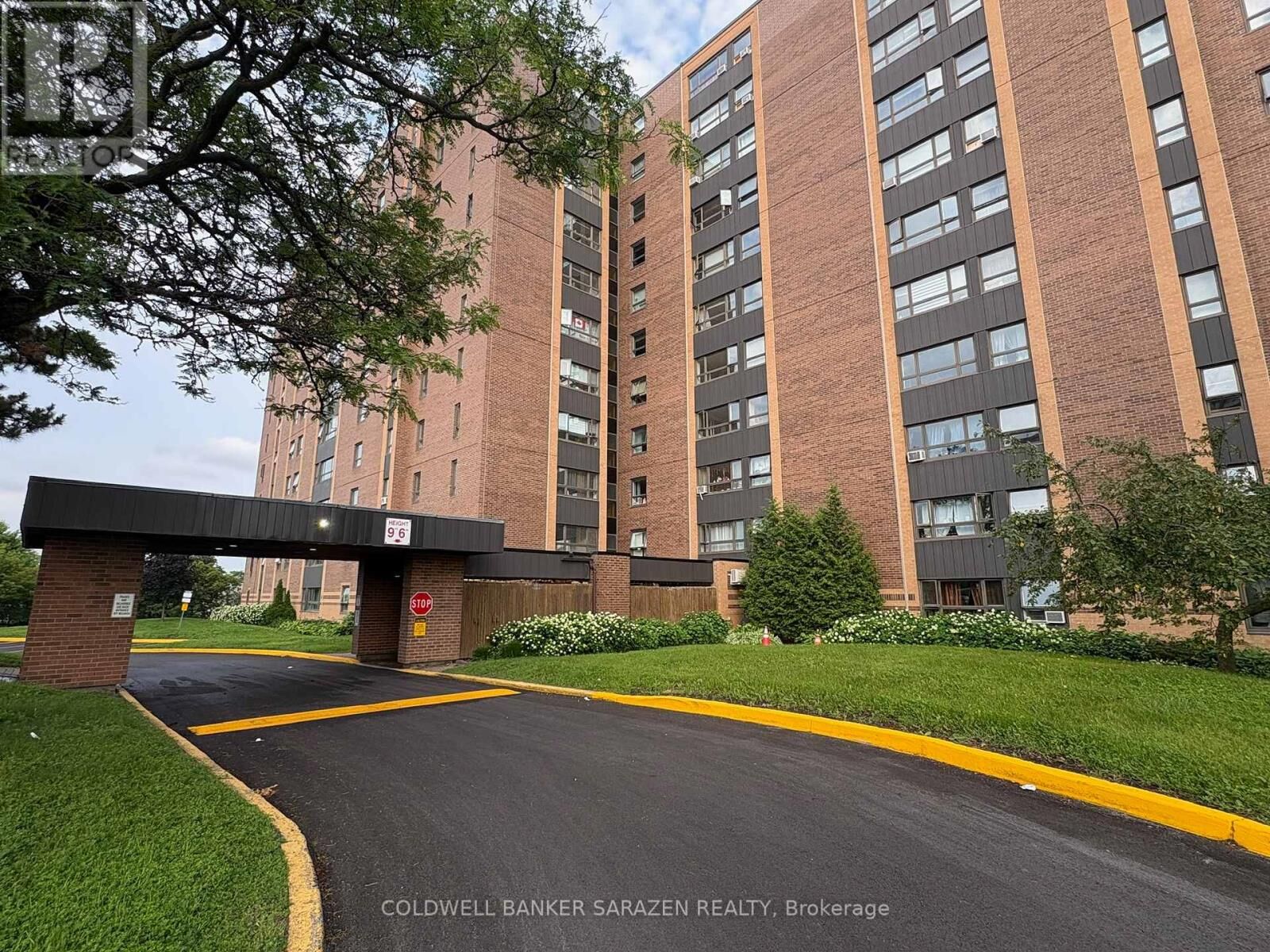 Property Photo:  1356 Meadowlands Drive East 811  ON K2E 6K6 