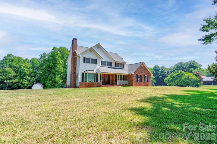 Property Photo: 3010 Eaker Drive NC 28021