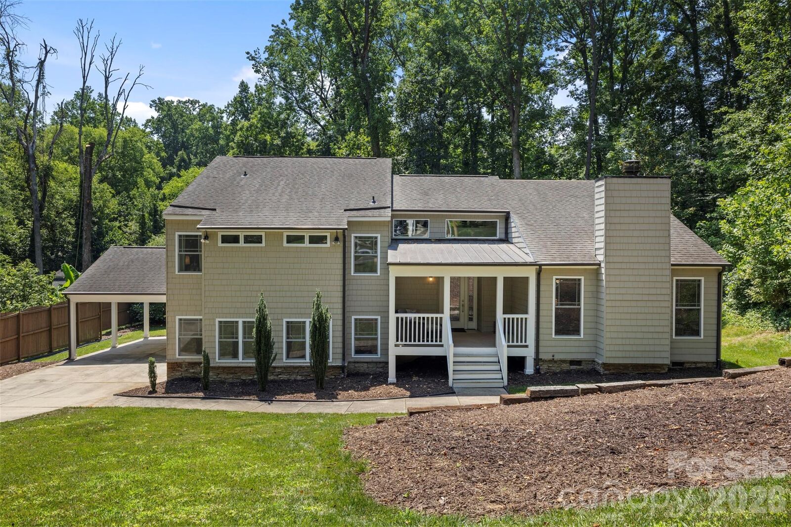 Property Photo: 6219 Fair Valley Drive NC 28226
