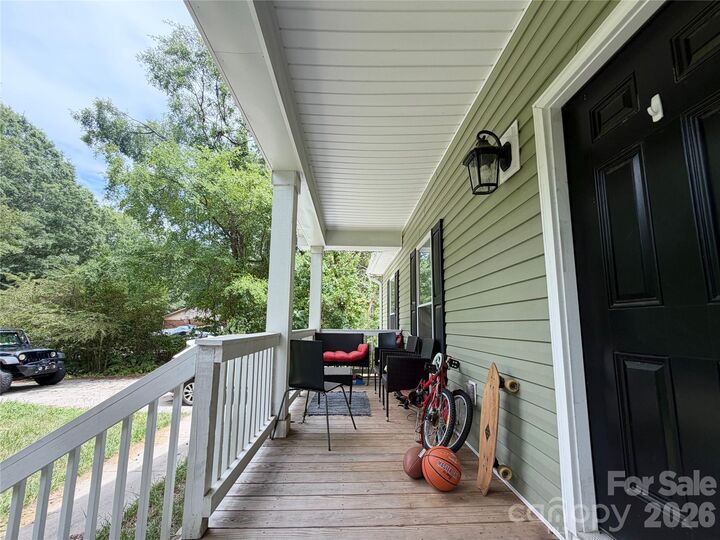 Property Photo:  316 Allen Way  NC 28079 