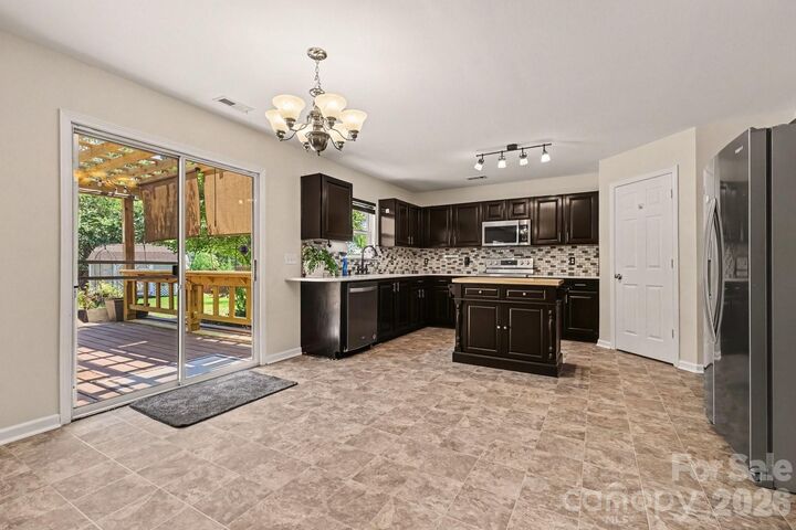 Property Photo:  10912 Thousand Oaks Drive  NC 28078 