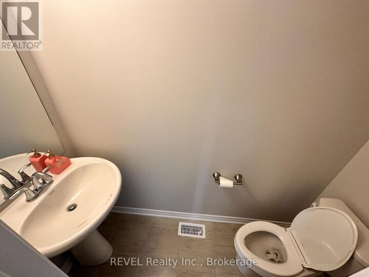 Property Photo:  14 Mann Trail  ON L3C 3G5 