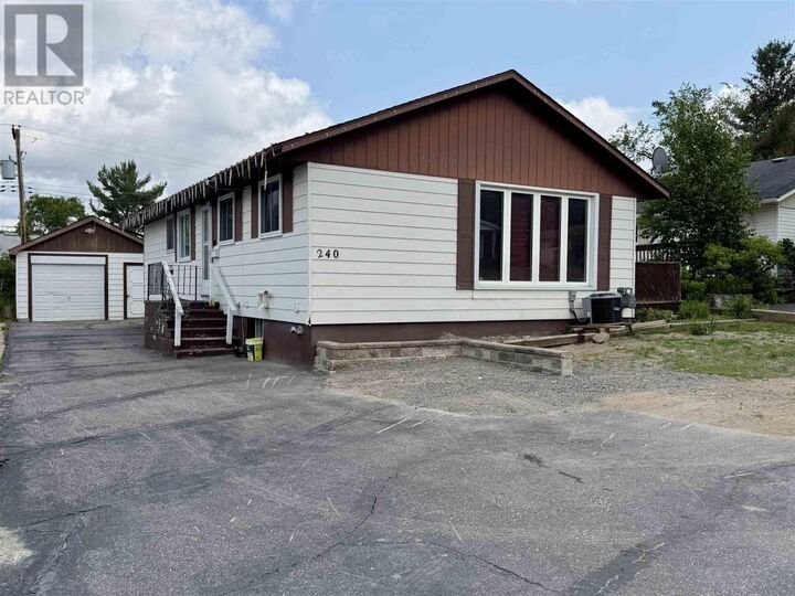 Property Photo:  240 Mississauga Ave  ON P5A 1E7 