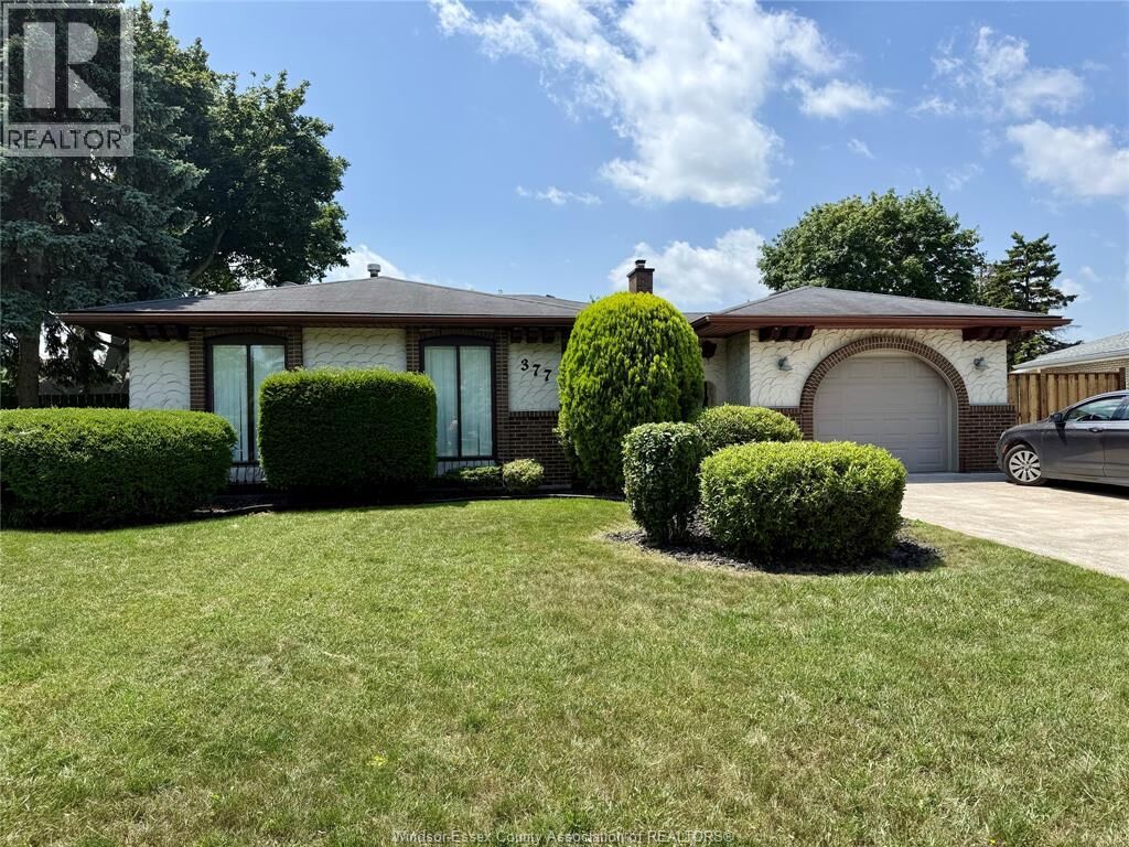 Property Photo:  377 Fairway  ON N8N 2Y9 