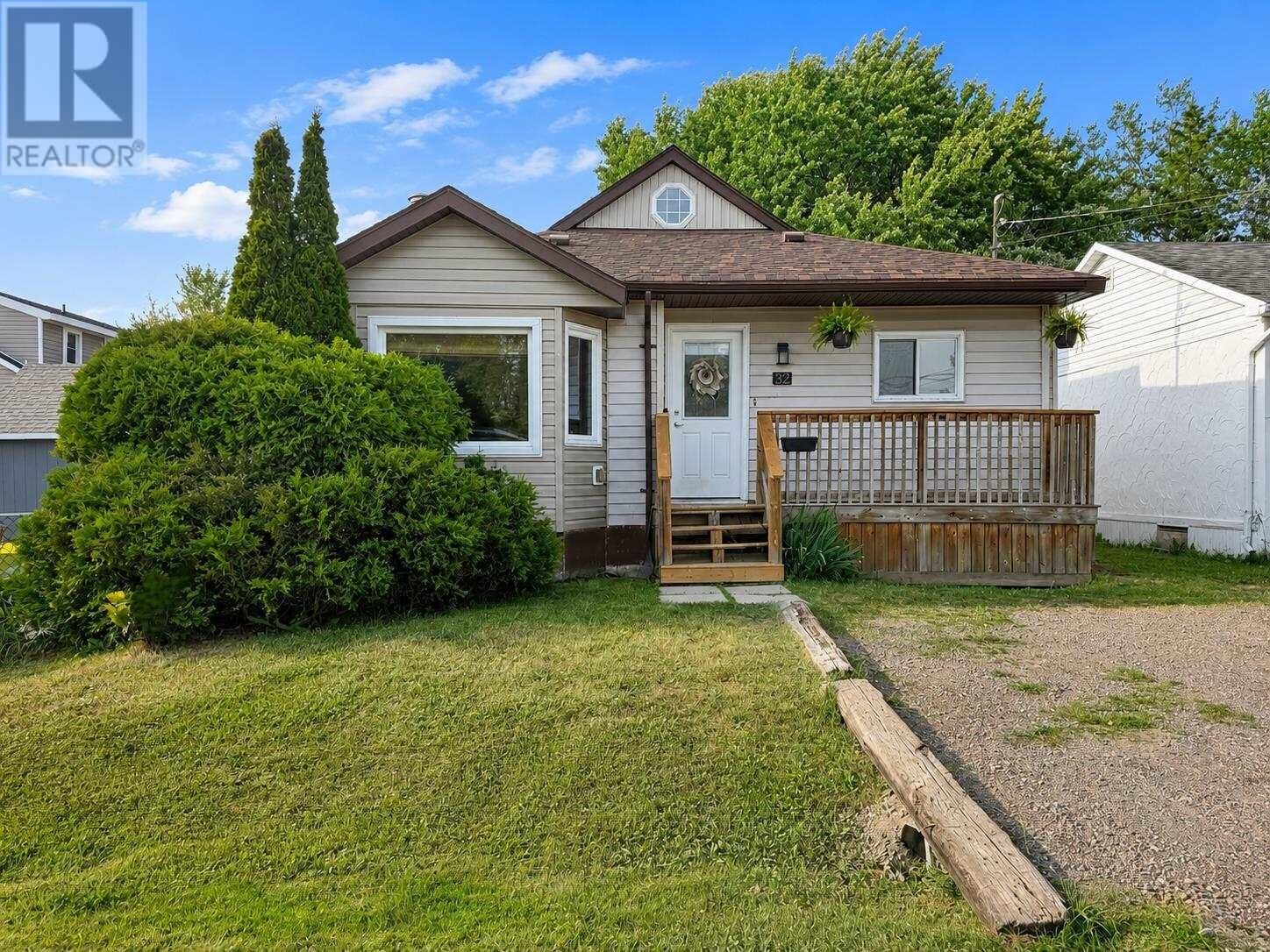Property Photo: 32 Champlain St ON P6B 3T7