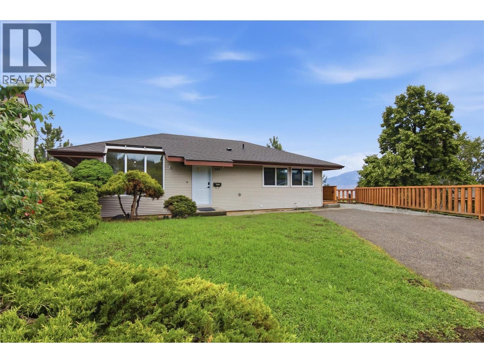 Property Photo:  324 Whiteshield Crescent  BC V2E 1G1 