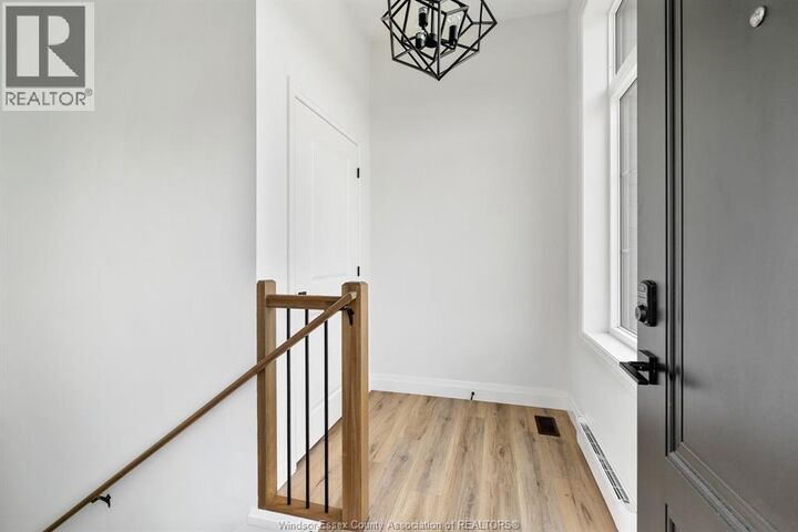 Property Photo:  156 McLellan Avenue B (Lower)  ON N9V 0H1 