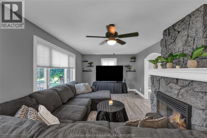 Property Photo:  44 Alexandra Avenue  ON N7M 1Y1 