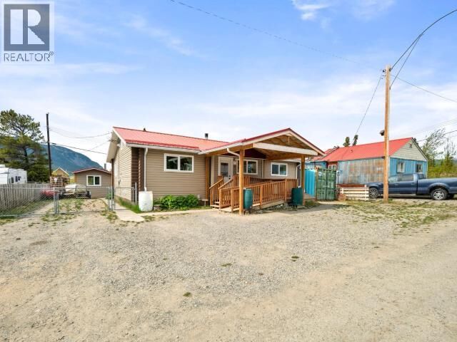 Property Photo:  414 Tlingit Avenue  YT Y0B 1B0 