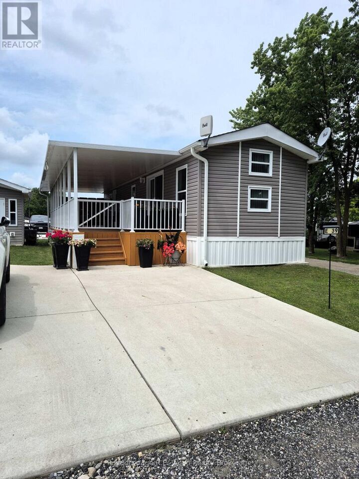 Property Photo: 4340 Cromarty Drive E 39 ON N0L 1V0