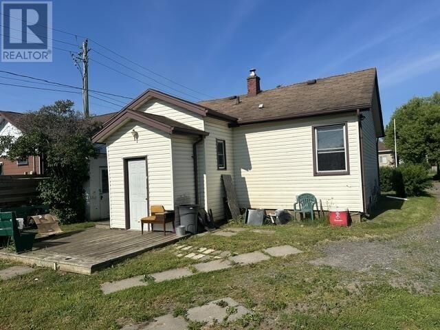 Property Photo:  1512 Broadmore Ave.  ON P7C 2Z2 