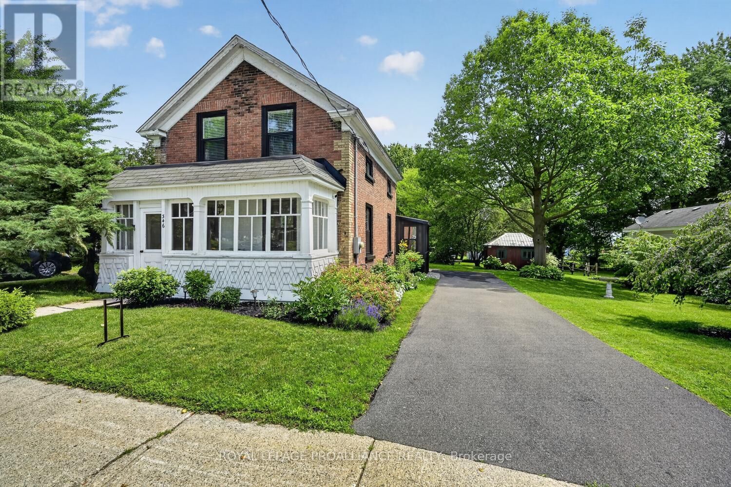 Property Photo:  346 Russell Street  ON K0E 1T0 