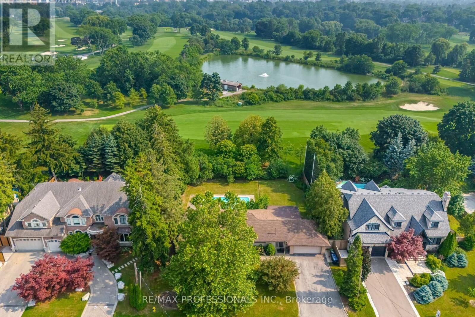 Property Photo:  55 Bywood Drive  ON M9A 1M1 