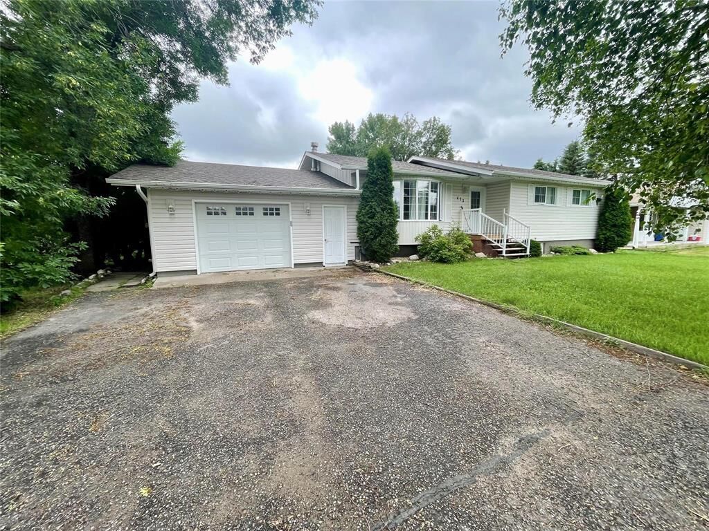 Property Photo: 433 Calvert Avenue West MB R0K 0H0