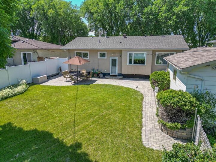Property Photo: 13 Fernwood Crescent MB R7A 2J7
