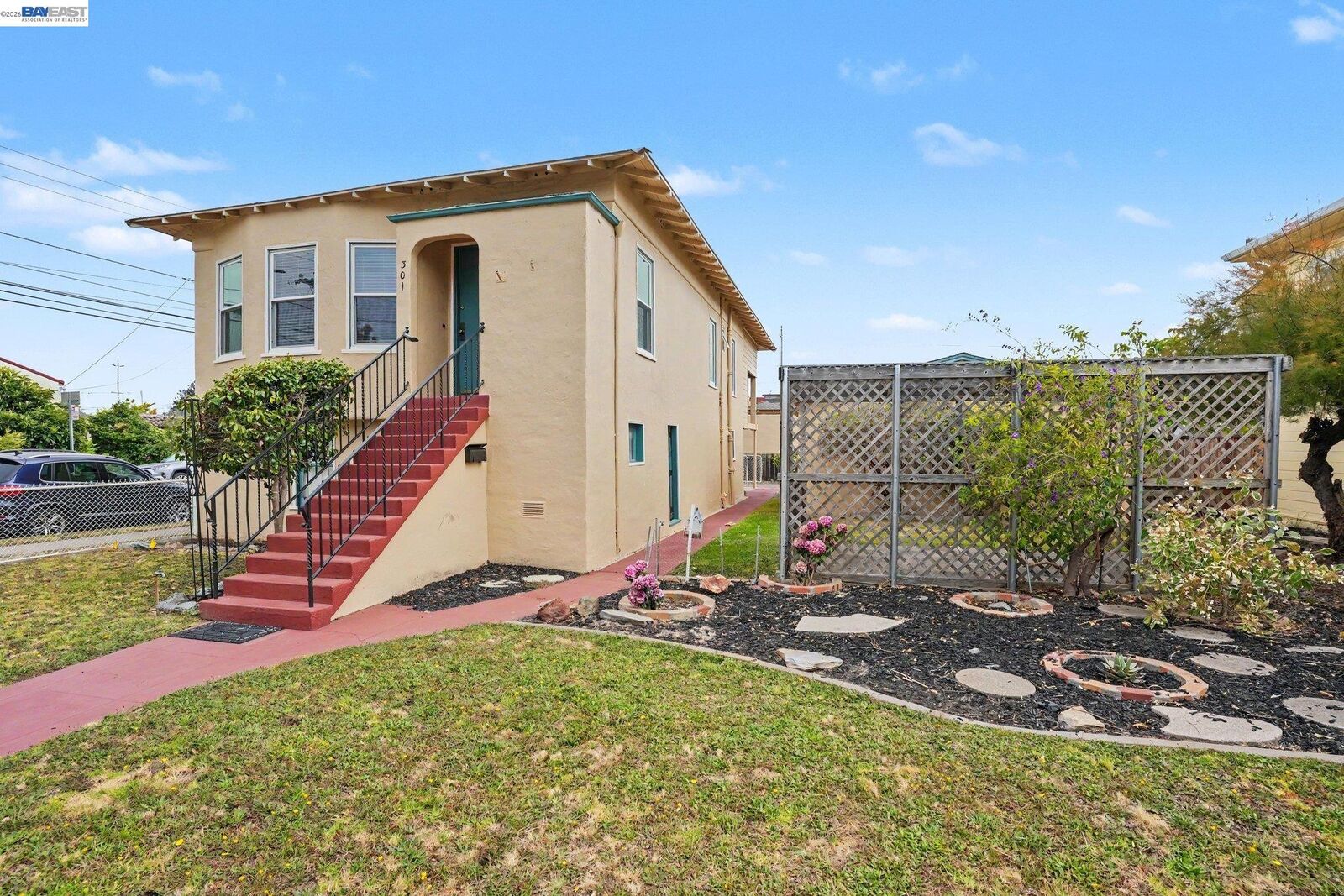 Property Photo:  301 Lincoln Ave  CA 94501 