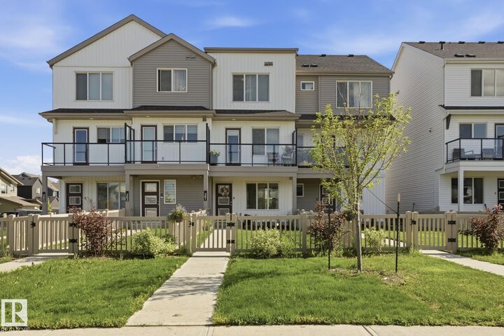 261 Marquis Boulevard NE — photo 1
