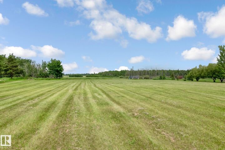 Property Photo:  #4 46511 Twp Rd 611  AB T9N 2J6 