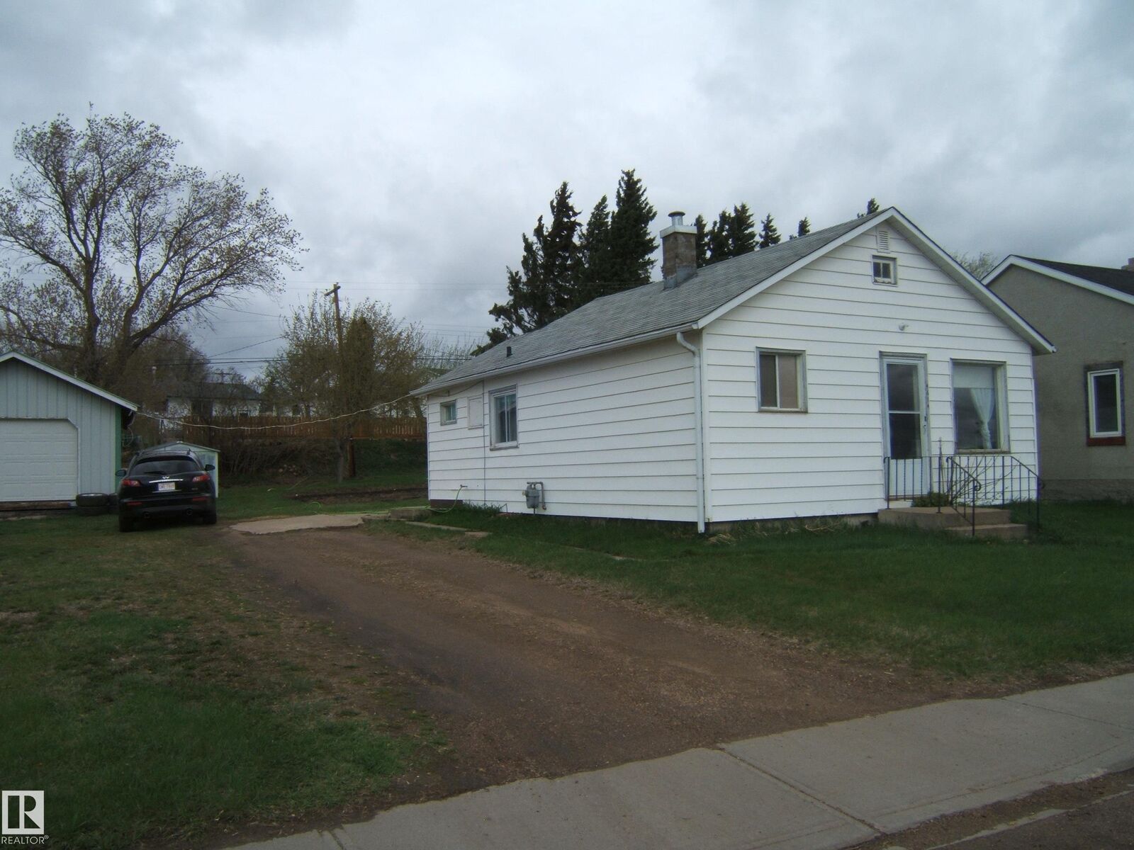 Property Photo:  4614 47 Avenue  AB T0B 4K0 