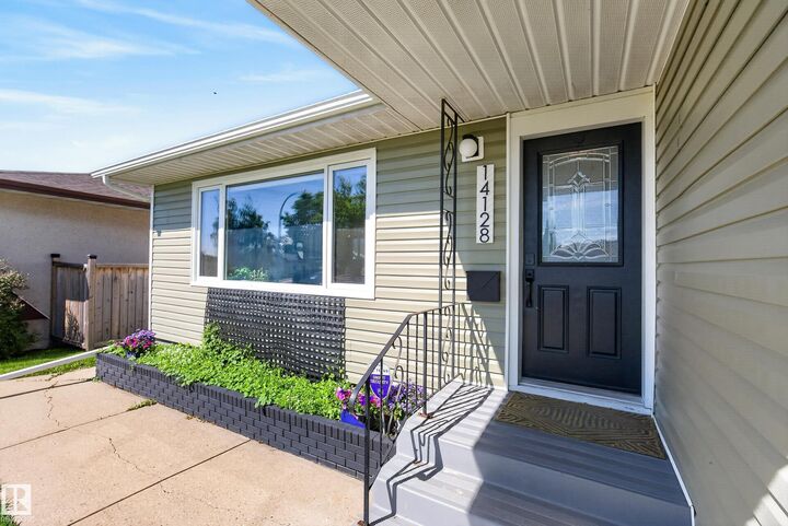 Property Photo:  14128 73 Street NW  AB T5C 0V5 