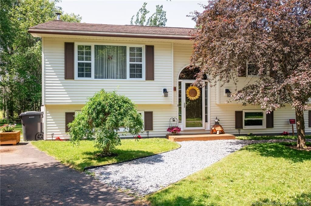 Property Photo:  9 Anna Avenue  NB E2S 1A3 