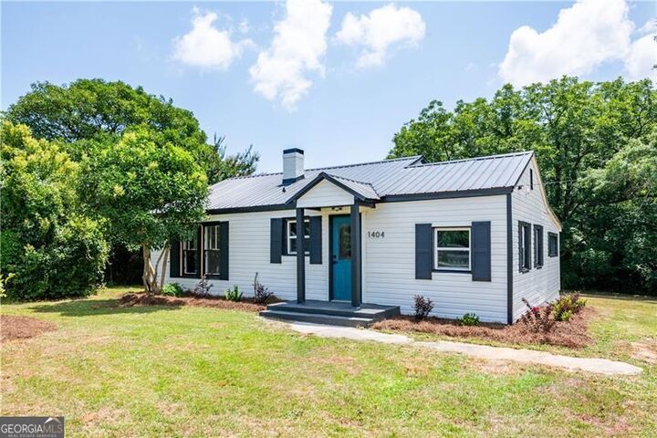 Property Photo:  1404 N Forest Avenue  GA 30643 