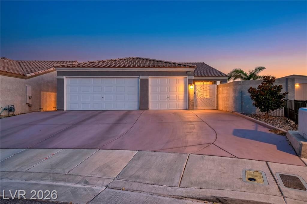 Property Photo: 850 Purple Sage Terrace NV 89015