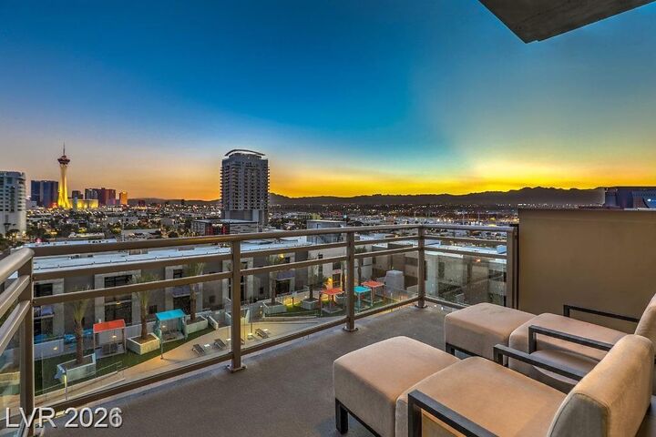 Property Photo: 353 East Bonneville Avenue 1002 NV 89101