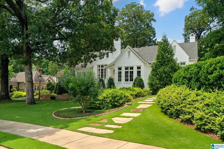 Property Photo:  124 Windsor Drive  AL 35209 