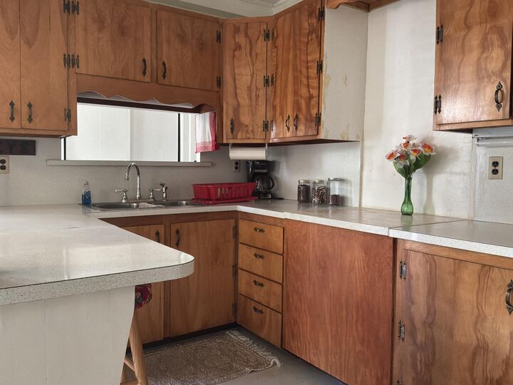 Property Photo: 620 Greenbrier Ave WV 24970