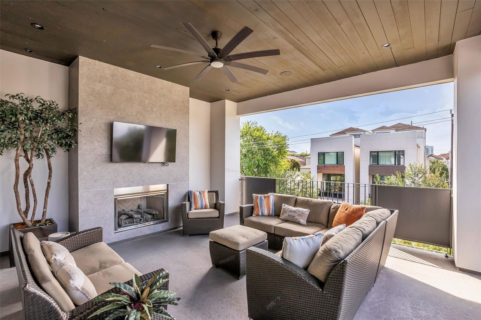 Property Photo: 1527 Vermont Street TX 77006