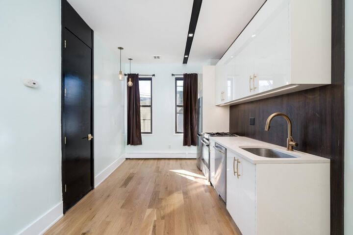 Property Photo: 541 Newark Ave 3R NJ 07306