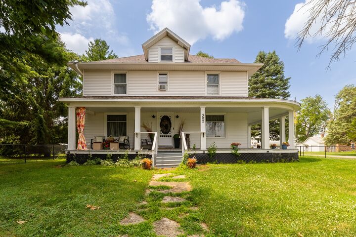 Property Photo:  302 Main Street  IA 50026 