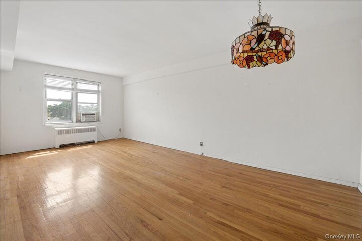 Property Photo:  1111 Midland Avenue 6H  NY 10708 