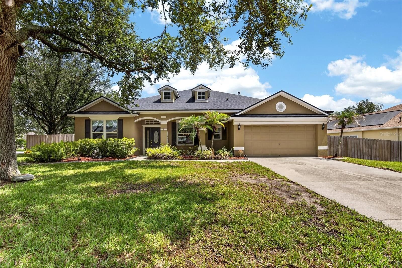 Property Photo: 12426 Windmill Cove Drive FL 33569