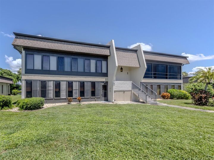 Property Photo: 1712 Lakeside Drive 1712-B FL 34293