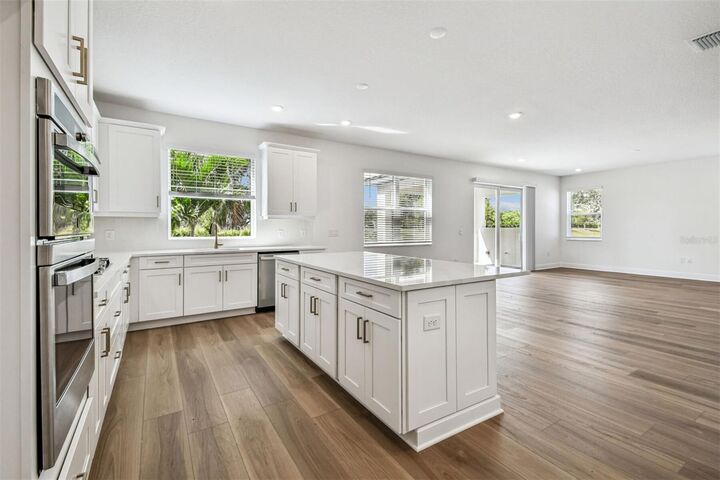 Property Photo:  7571 Hawkstone Drive  FL 34241 