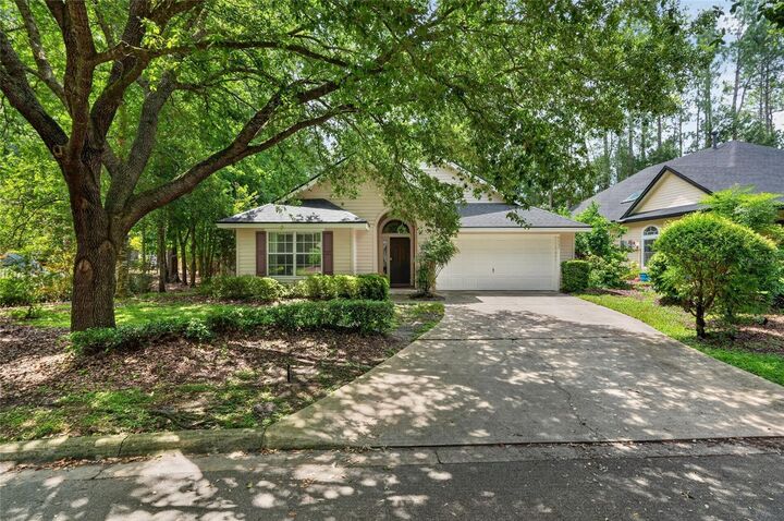 Property Photo: 9437 SW 31st Lane FL 32608