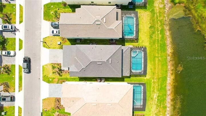 Property Photo: 7243 Oakmoss Loop FL 33837