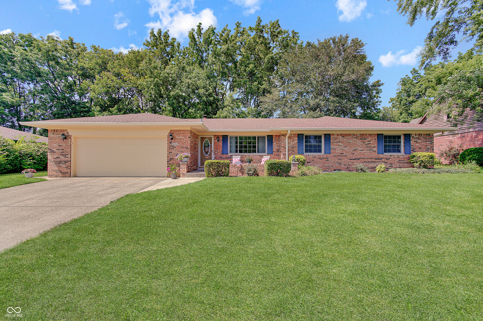 Property Photo: 608 W Ralston Road IN 46217
