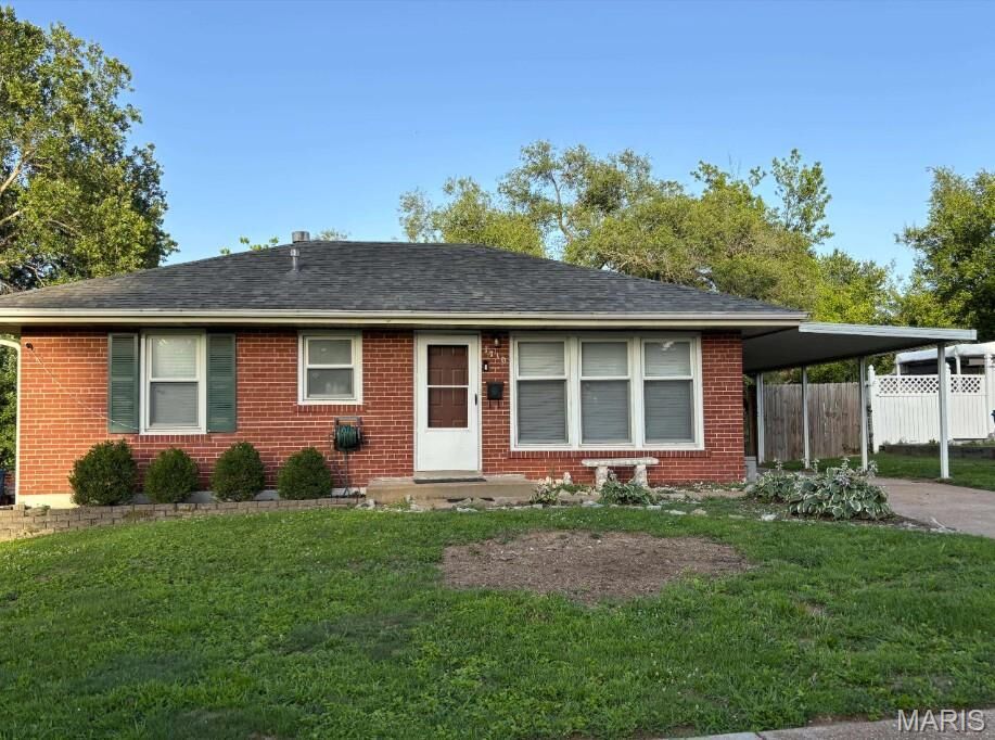 Property Photo:  1710 Clover Lane  MO 63031 
