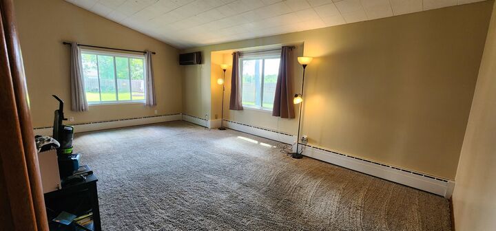 Property Photo:  952 Laurel St  ND 58750 