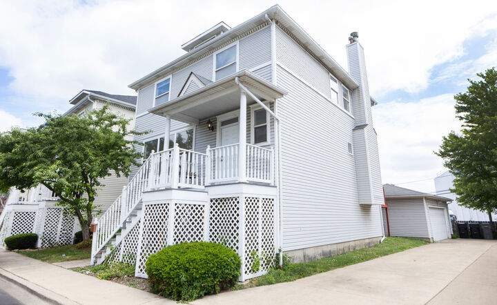 Property Photo: 4257 N Kolmar Avenue IL 60641