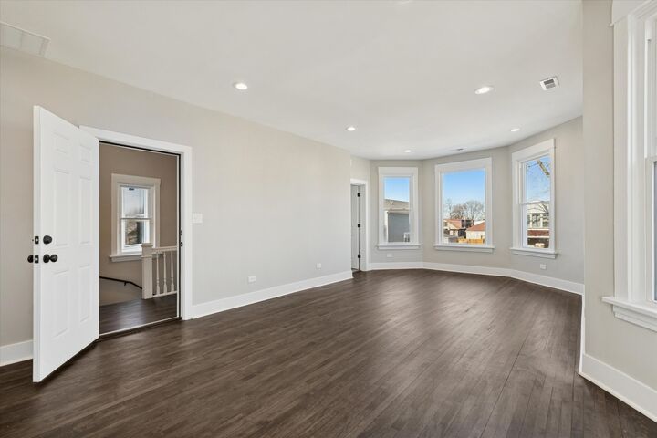 Property Photo: 4845 W Potomac Avenue 2 IL 60651