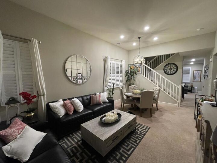 Property Photo:  