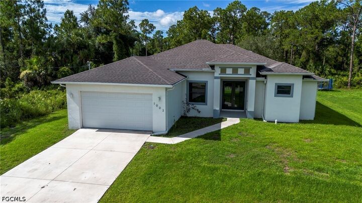 Property Photo:  1002 E 5th Street  FL 33972 