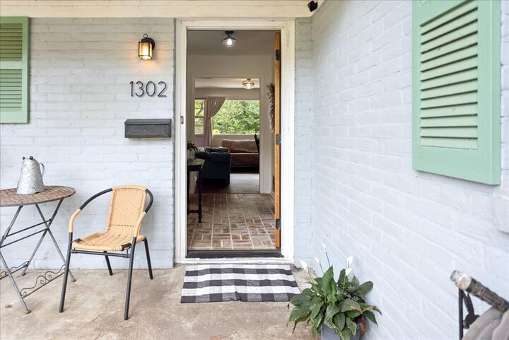 Property Photo:  1302 Shadybrook Drive  TX 75904 